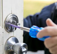 City Locksmith Store Commerce City, CO 303-481-7930 - 12-Changing-Locks